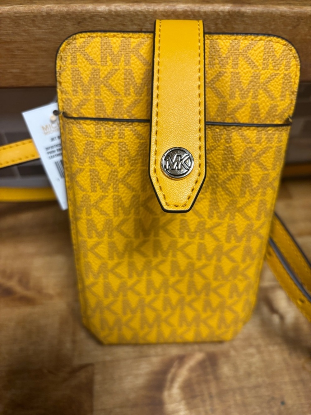 Michael Kors jasmine jet set Yellow MK Monogram Crossbody phone &  card holder - Picture 9 of 12
